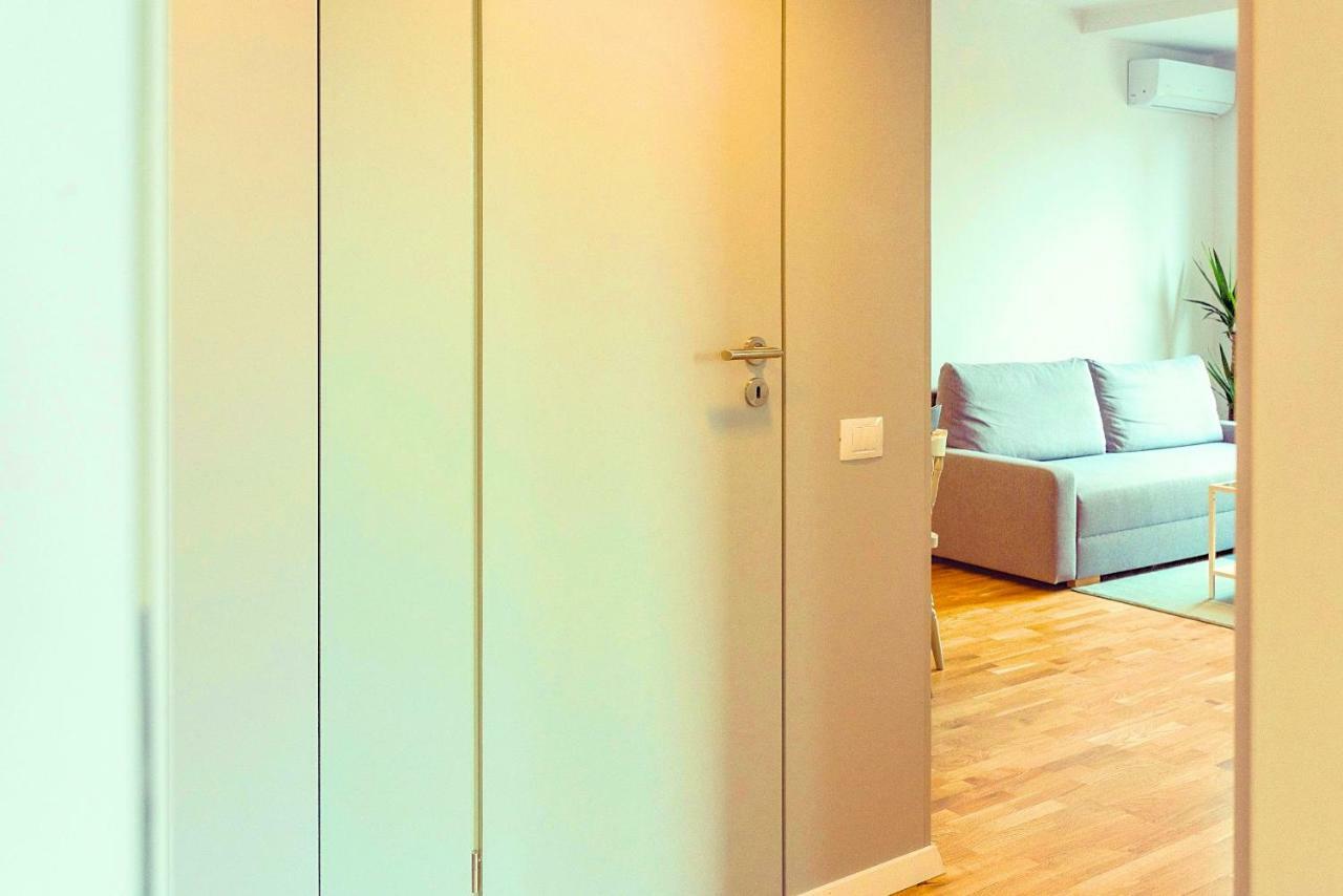 Old Town Riverview Apartment Bucharest Luaran gambar